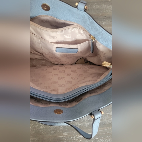 Michael Kors Harper Large East West Leather Tote - Picture 3 of 16